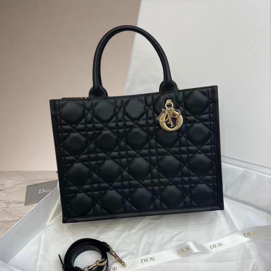 Book Tote 미디엄 백